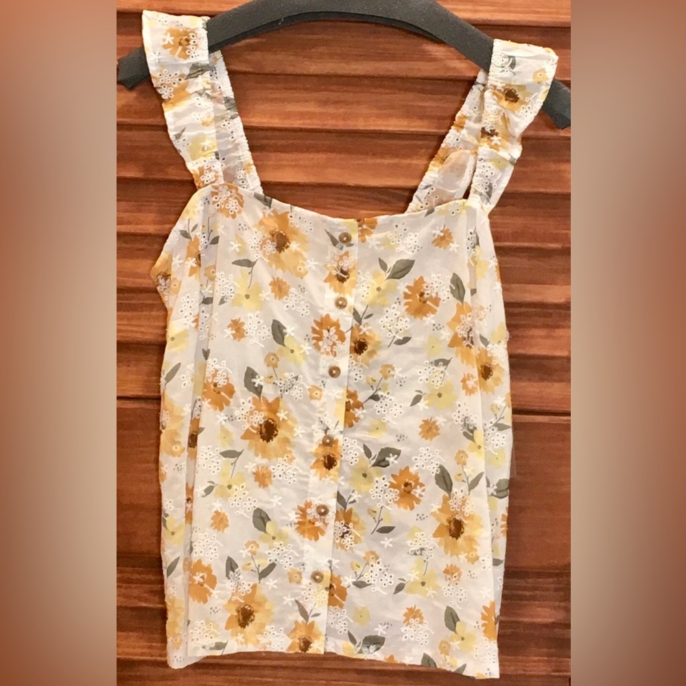 Tribal Sleeveless Eyelet Button Up Top - M - NWT